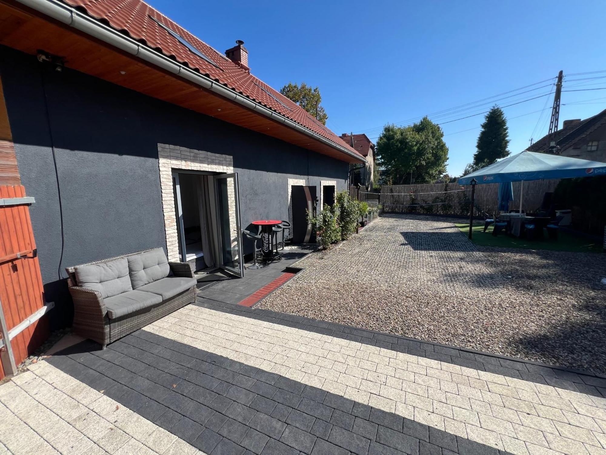 Przytulny Zakatek Aparthotel Zerniki Wroclawskie Exterior foto