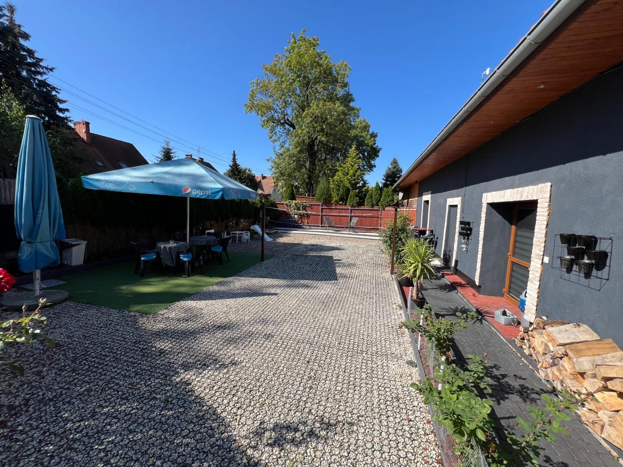 Przytulny Zakatek Aparthotel Zerniki Wroclawskie Exterior foto
